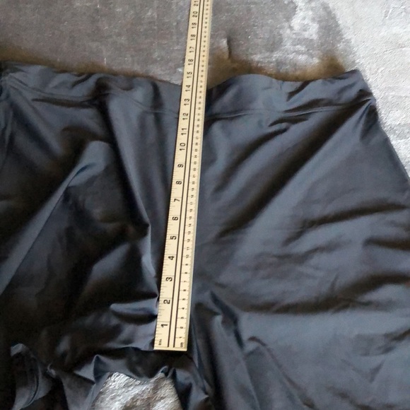 Women’s size 3X black spandex shorts with mesh side - Picture 5 of 7